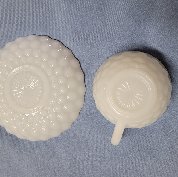 Bubble Eye Milk Glass Cups and Saucers - Picture 4 of 4